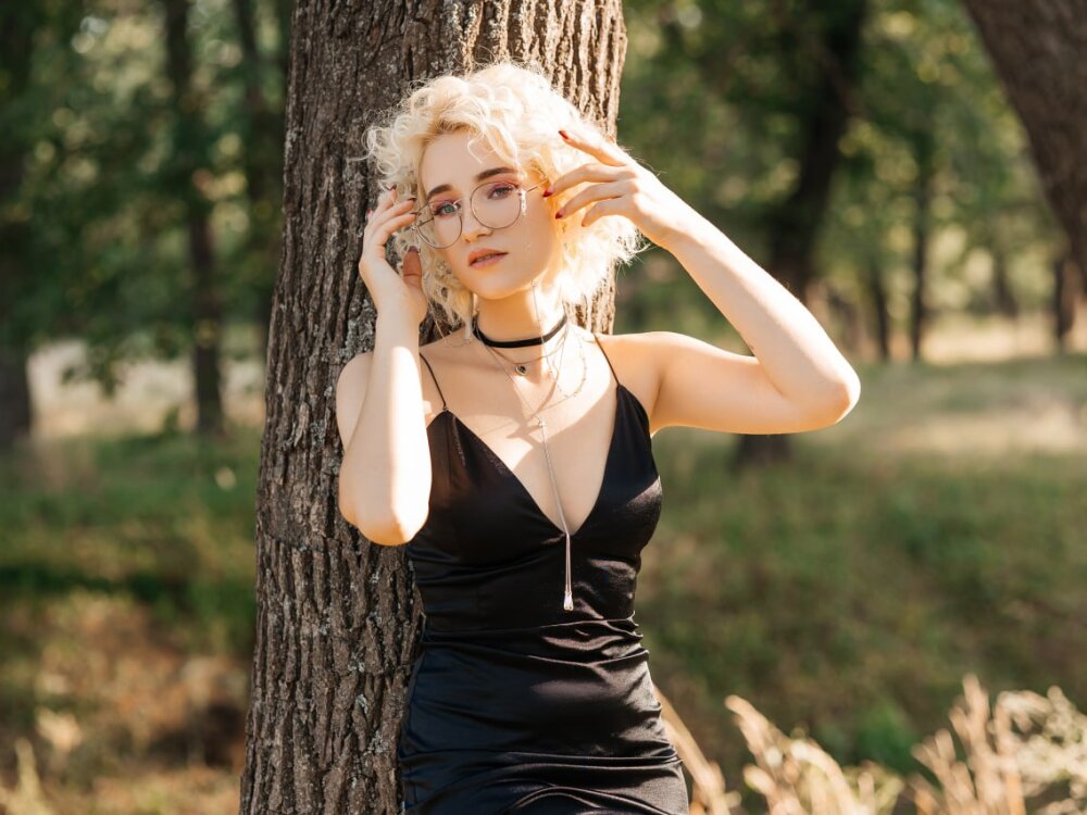 Eva_Forrest