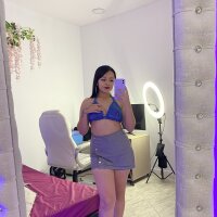 mia_collins_18's Offline XXX Chat