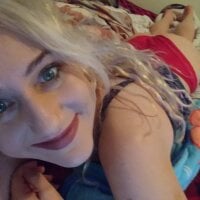 Bridgettelynn25's Offline Chat Room