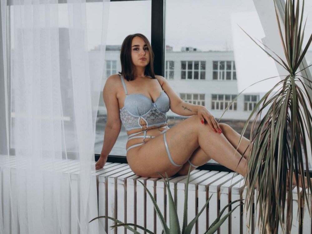 HannaBix live cam model at StripChat