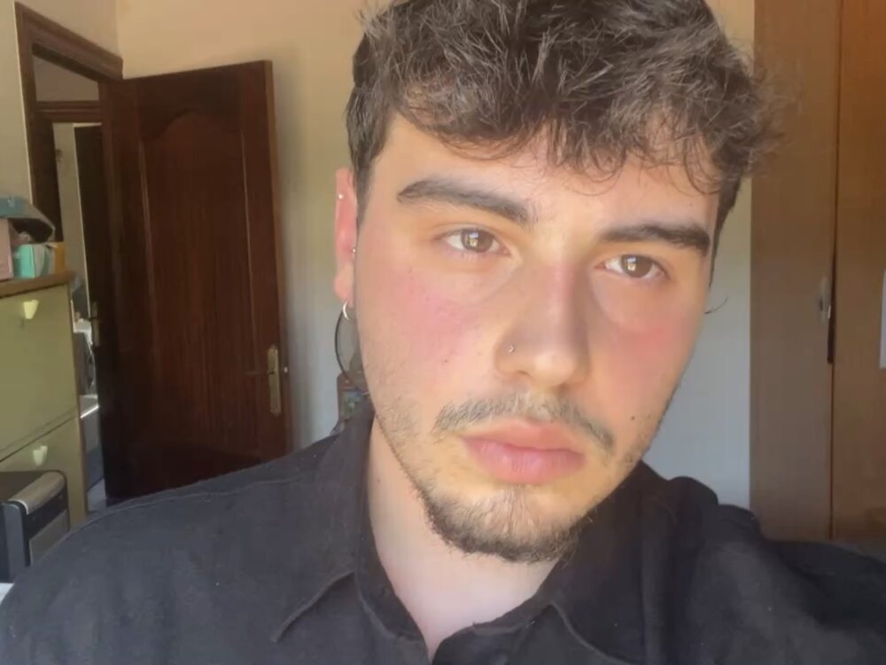 18cmderabo's Offline XXX Chat