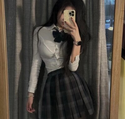 adorable-yiyi from stripchat