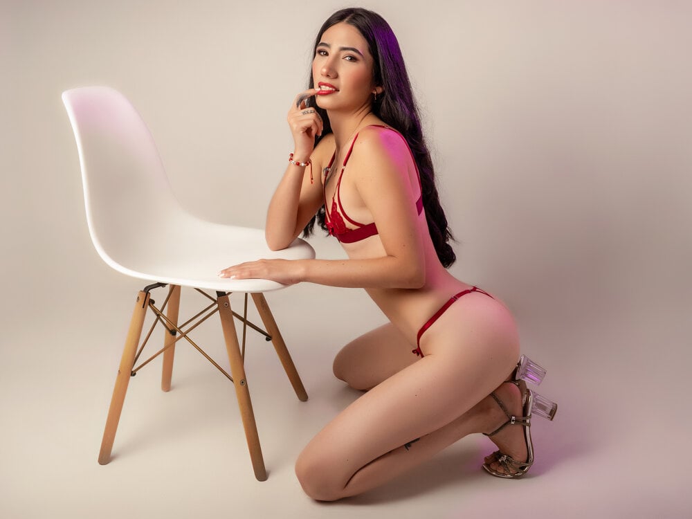 glamcambabes.com valerylane_ livesex profile in spanish cams