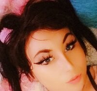 HeathenBrat's Offline Chat Room