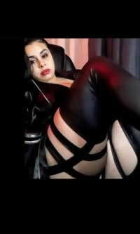 Monsta_head69's Offline Chat Room
