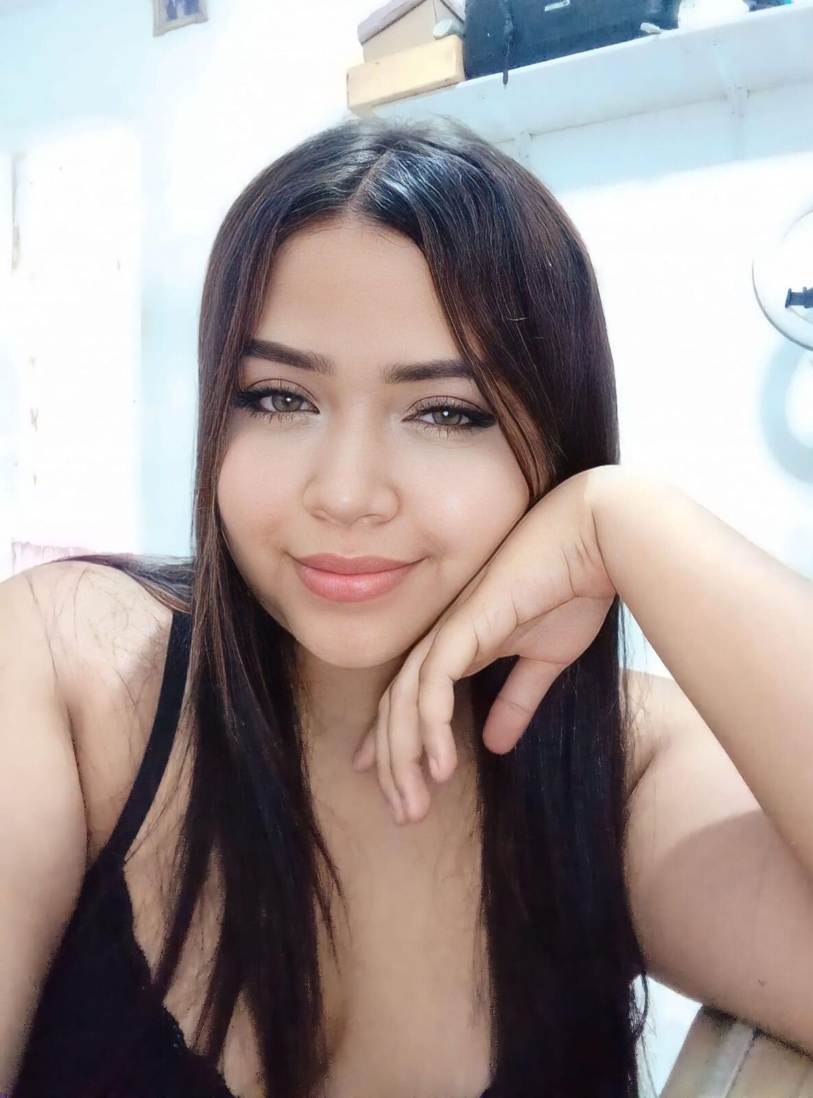 NathalySaeenz