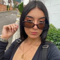 escarleth_evelin's Offline Chat Room