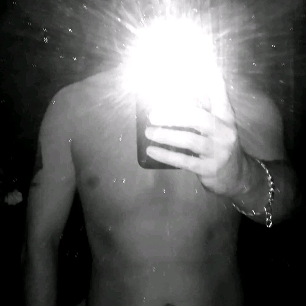 cedric2209bzh from stripchat