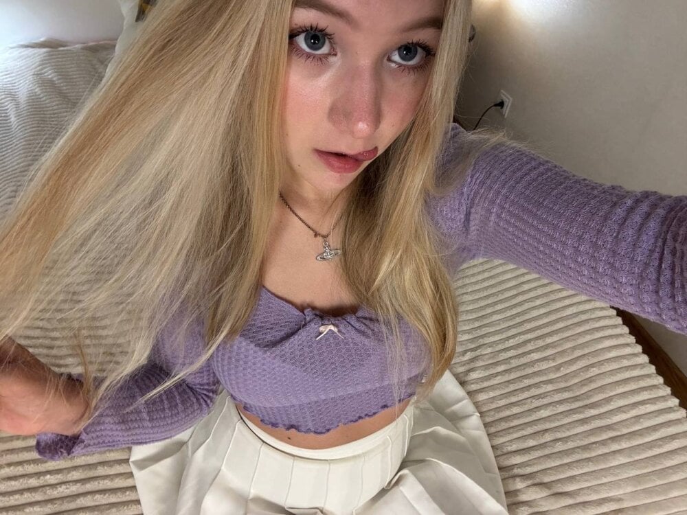 arianeaumich from stripchat