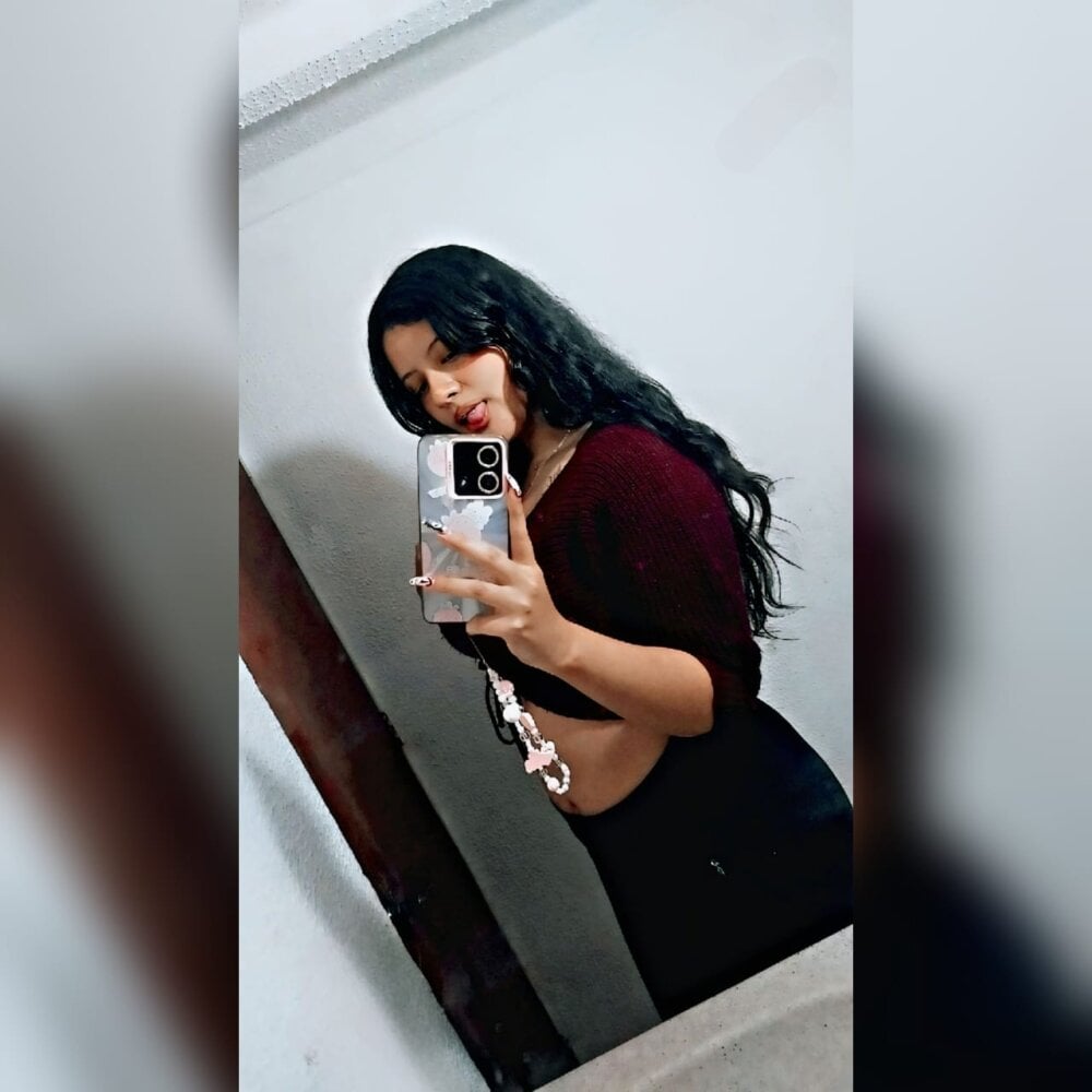 chatnmate.com diamond_tf livesex profile in latino cams