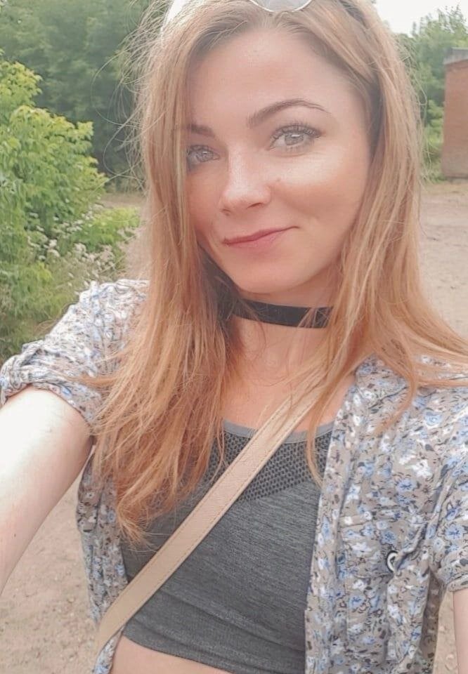 mega-camsex.net nicole_foxxxy livesex profile in right-behind-the-screen cams