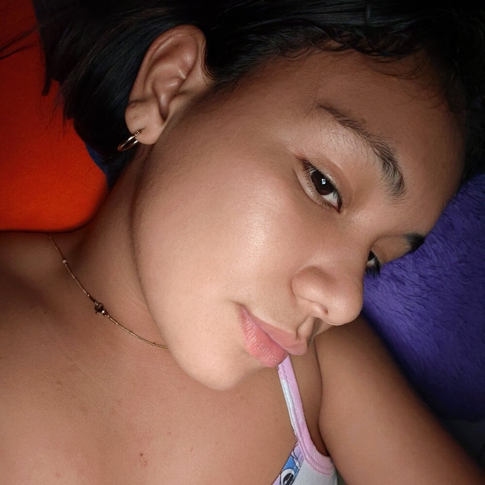 emiliaramirez Chat XXX offline