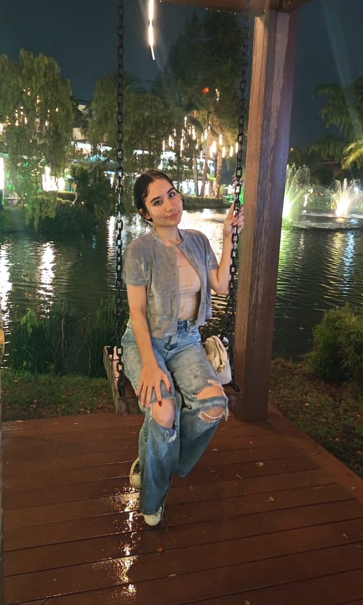 amateursex-livecam.com scarlett_nova18 livesex profile in granny cams