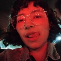 NinaYellow Modèle Webcam Profil