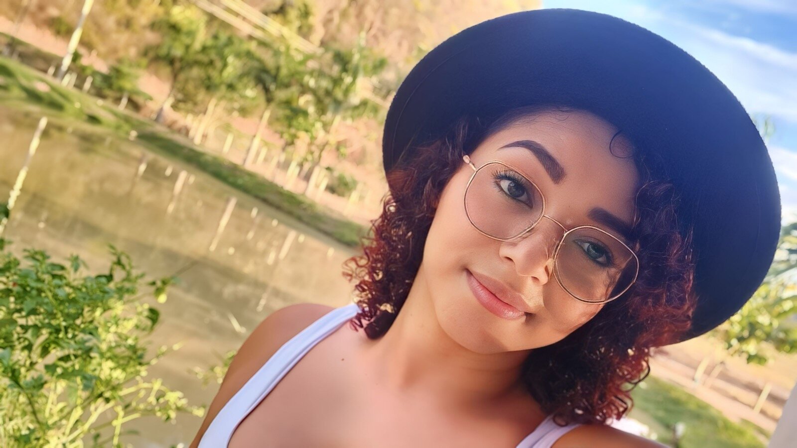 victoriabrown_cm