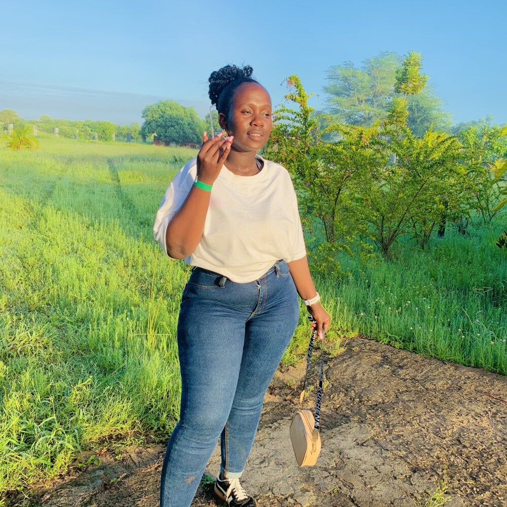 ThickCurvyMamasita offline XXX-chatje