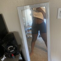 ThiccBaby2000's Offline Chat Room