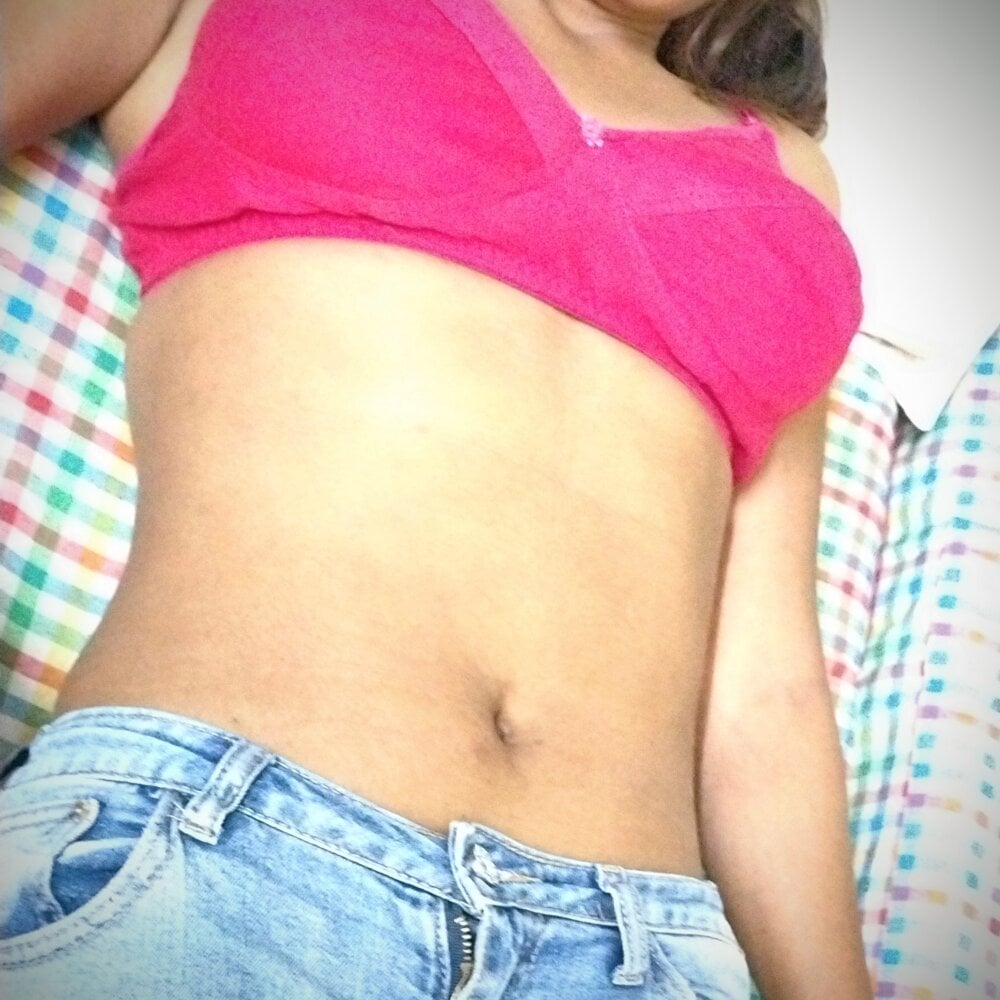 Watch Fiza__khan live on cam on StripChat