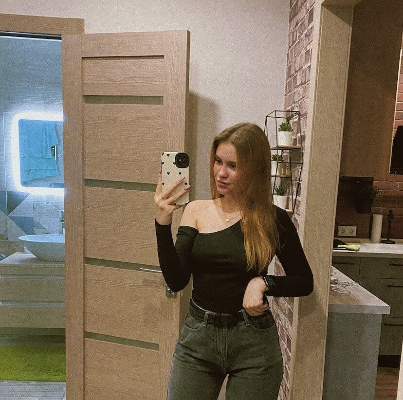 Live sex webcam photo for TeresaJonees #289970679