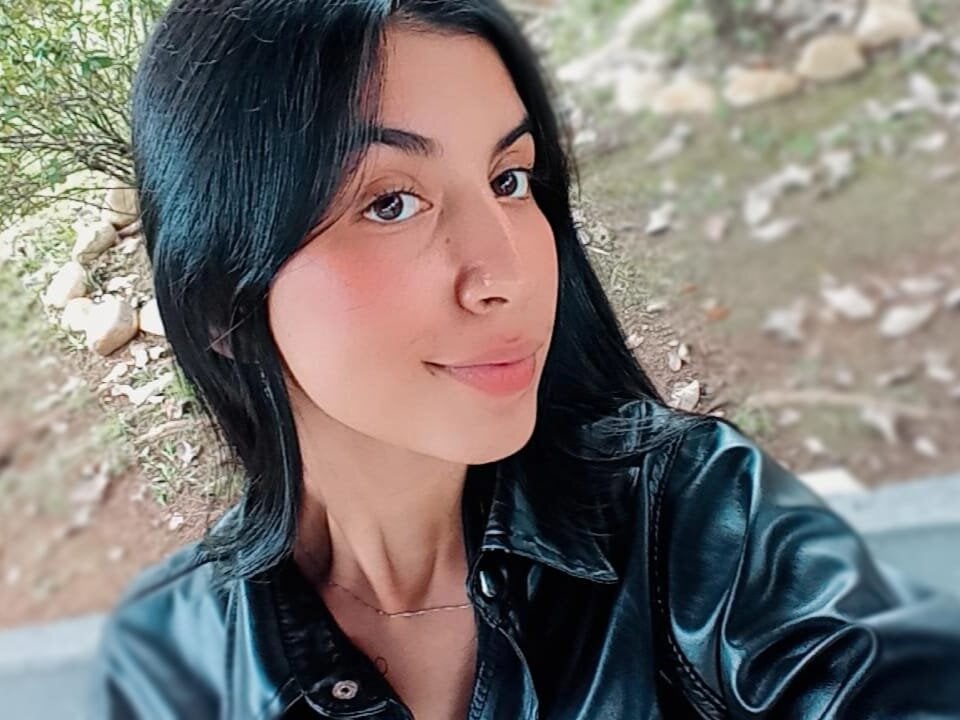 zia_cooper live cam model at StripChat