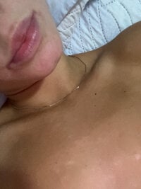 Model bikinilined