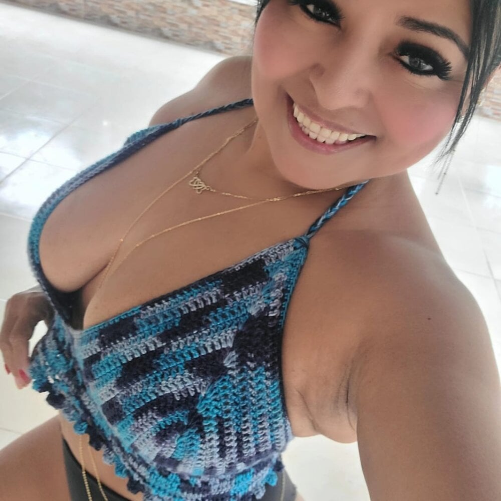 Live sex webcam photo for mariemiller19 #290099939