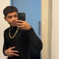 Kelvinhotlatin's webcam live show