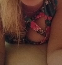 RomanticWeekend's Offline Chat Room