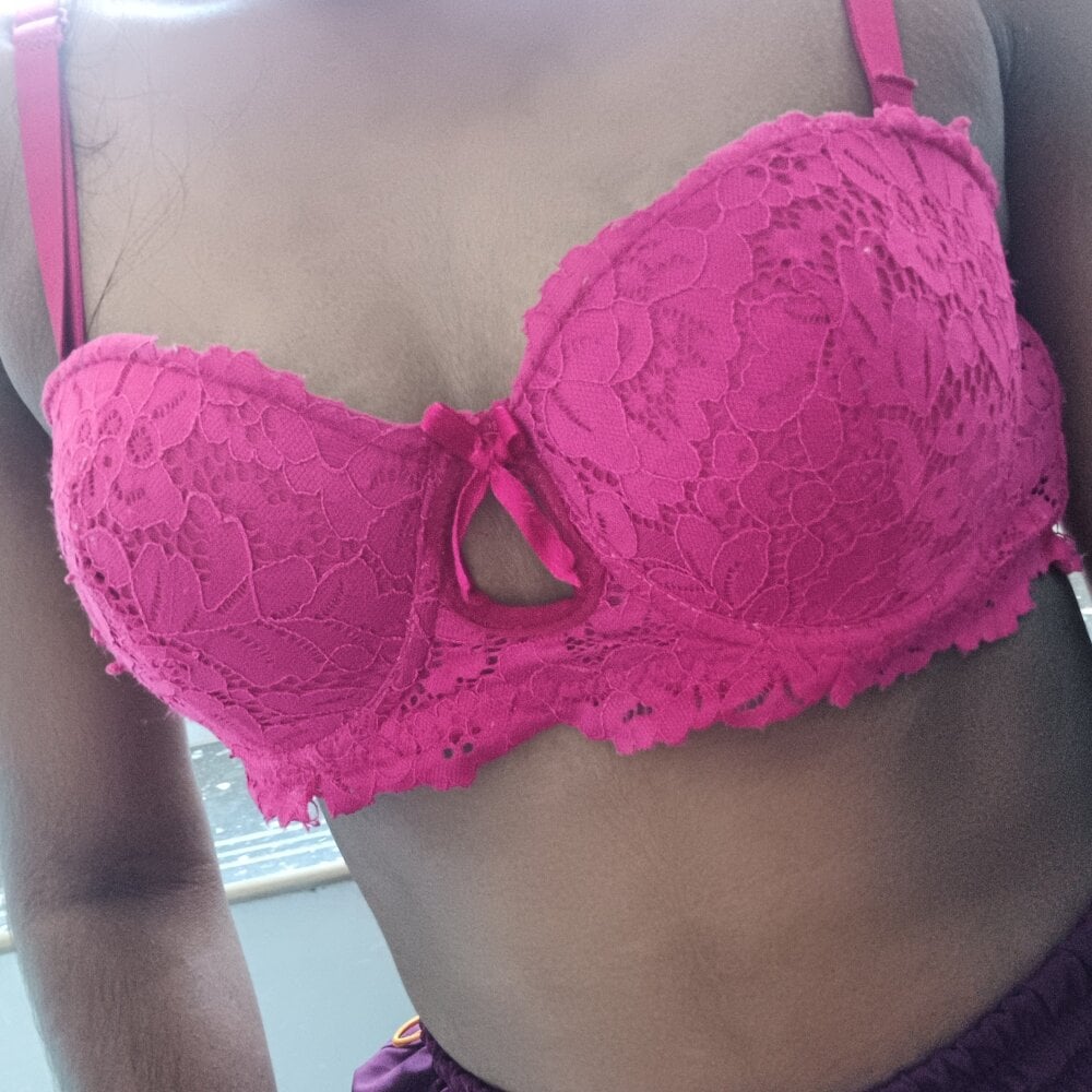 Hotty-Nayraa profile