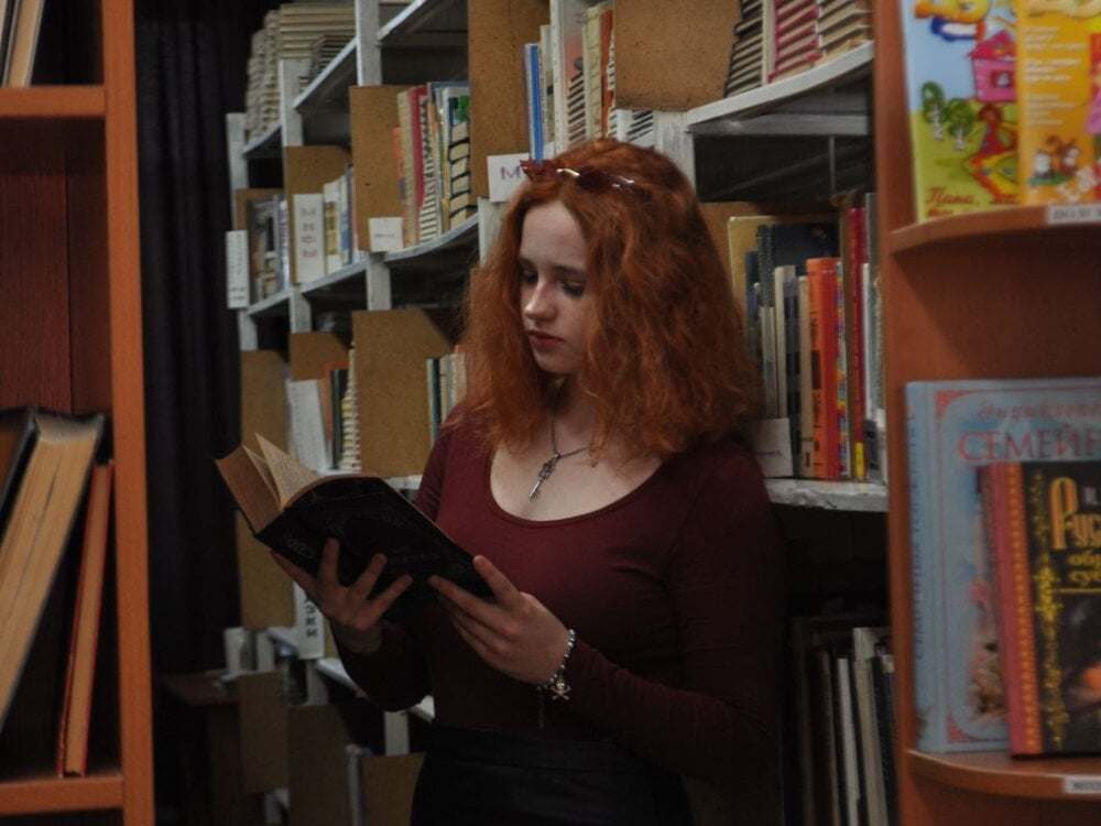 Watch LilySparkleLux live on cam on StripChat