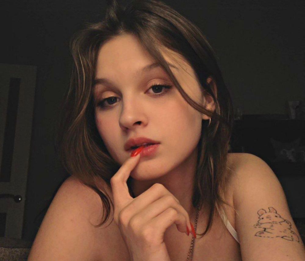 honey_bunnyyyy from stripchat