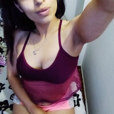 Aisha_09 on StripChat