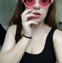 Charleen_Horny's Offline Chat Room