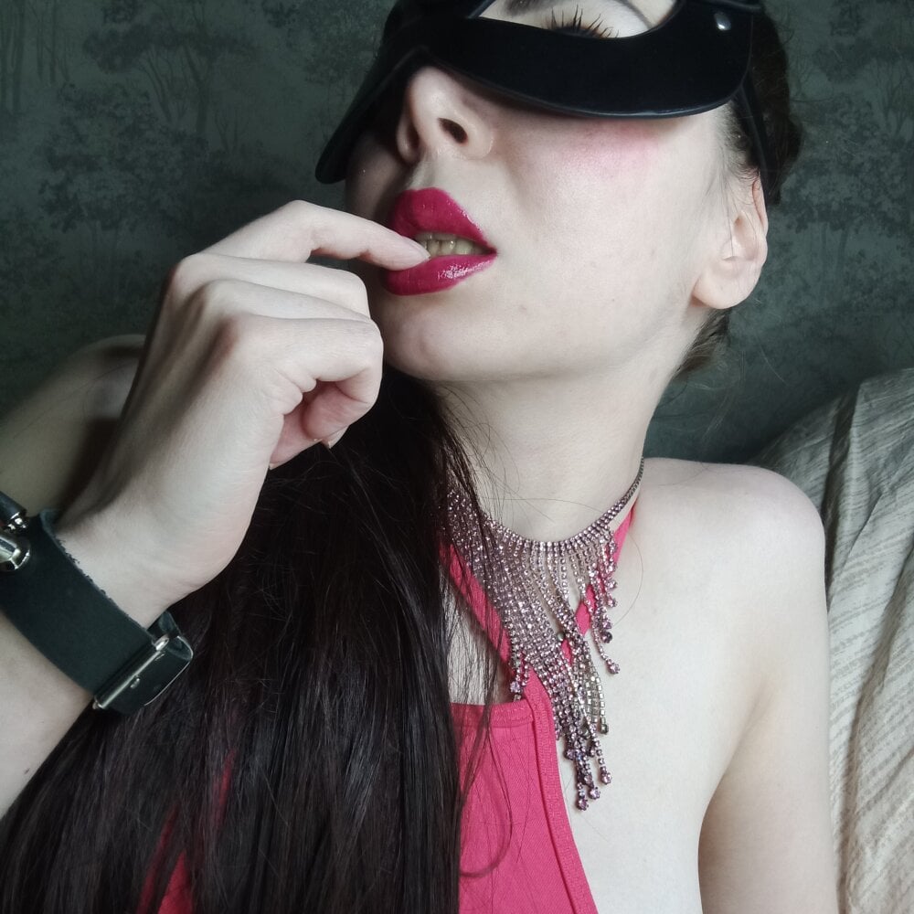 Live sex webcam photo for BlowMiss888 #290311029