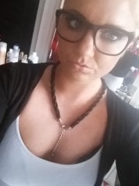 Jessy_Blue's Offline Chat Room