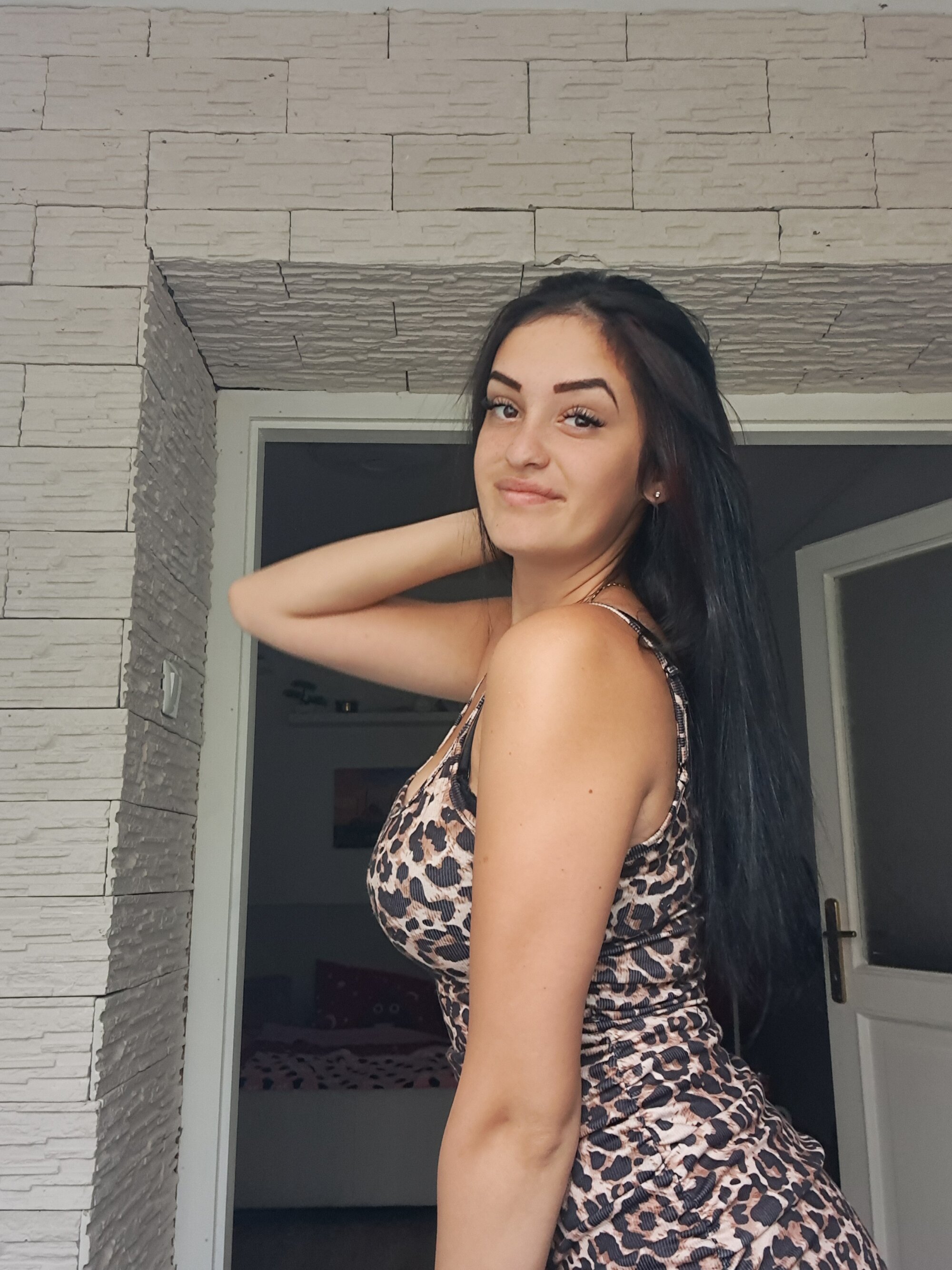 amina_swan_