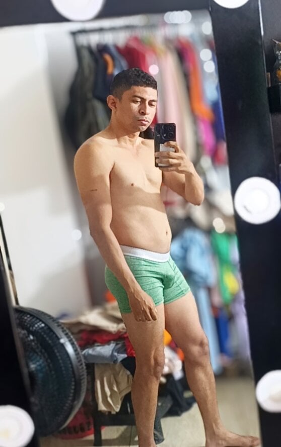 tupapi10_'s Offline XXX Chat