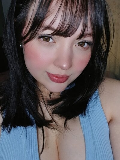 Vero_doll2 Female Spanishspeaking Strip Webcam