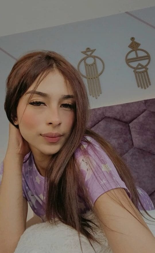 saray_dl live cam model at StripChat