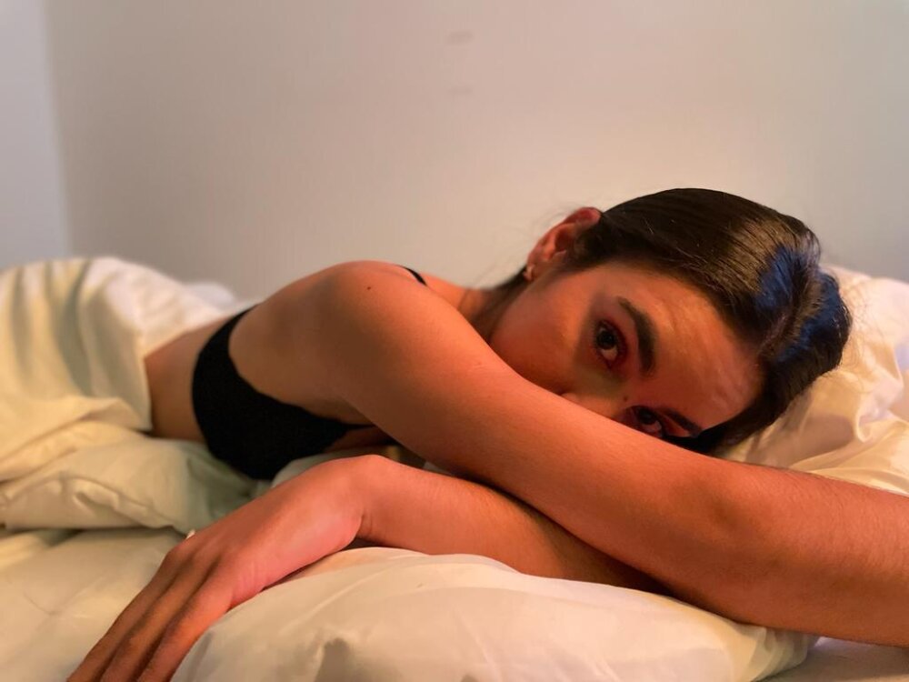 Live sex webcam photo for sweetcami1 #289915946