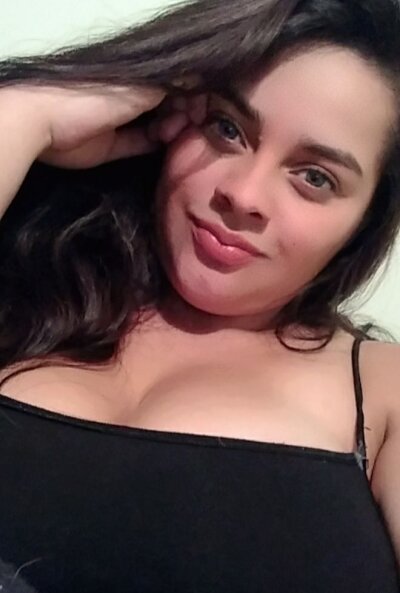 Nahomi_97 😤 naked cam