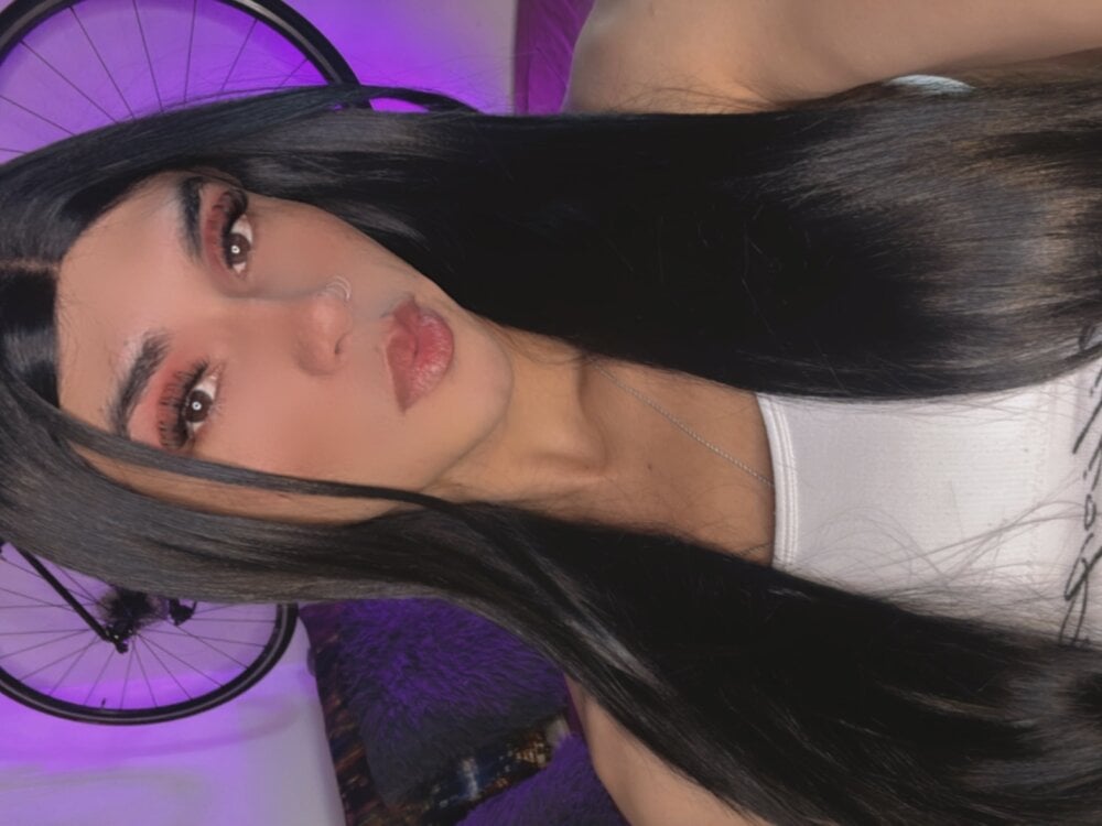 sofiaperaltaoficial from stripchat