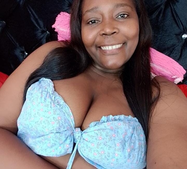 stripchat ebony_milf_mommy webcam profile pic via livesex.fan