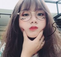 Amelia_05's Offline Chat Room