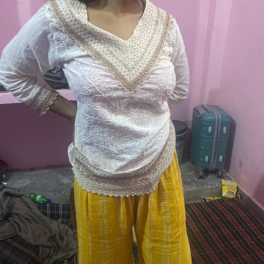 rani_88 webcam profile - Spanish