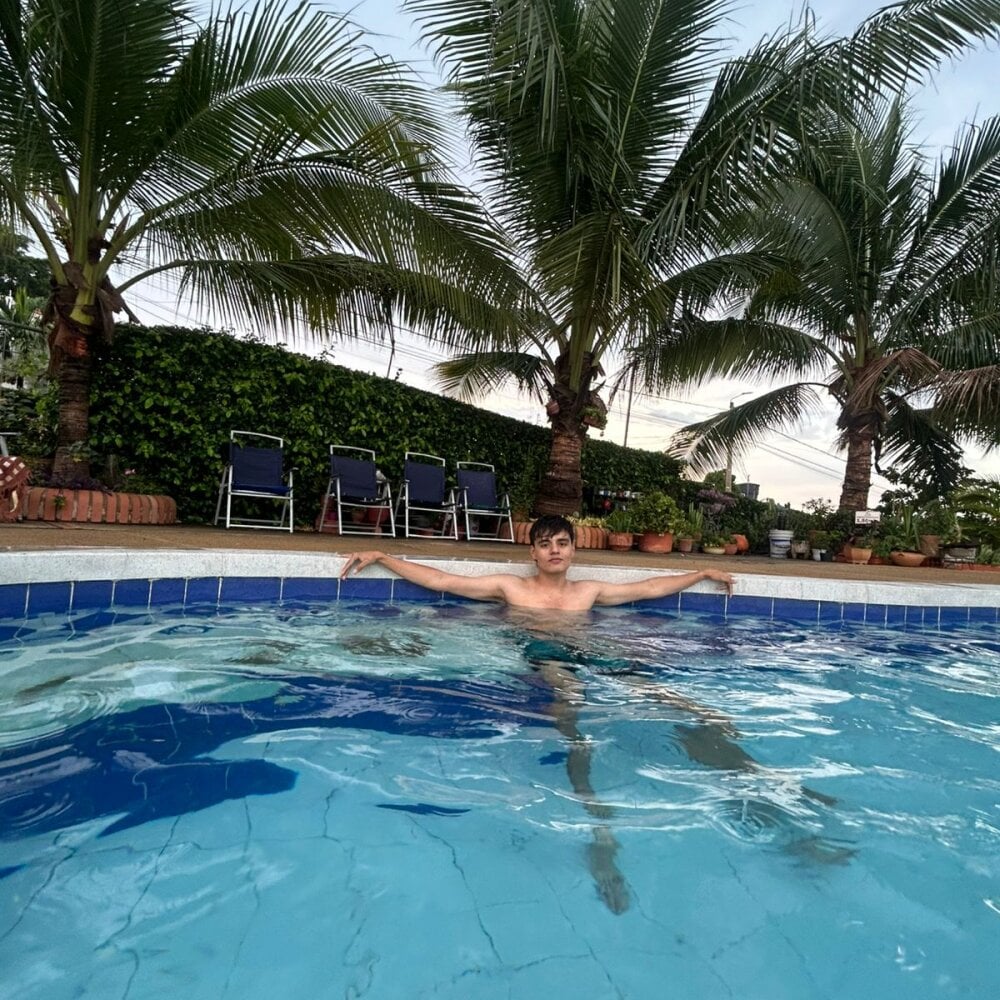 sweet_petter from stripchat