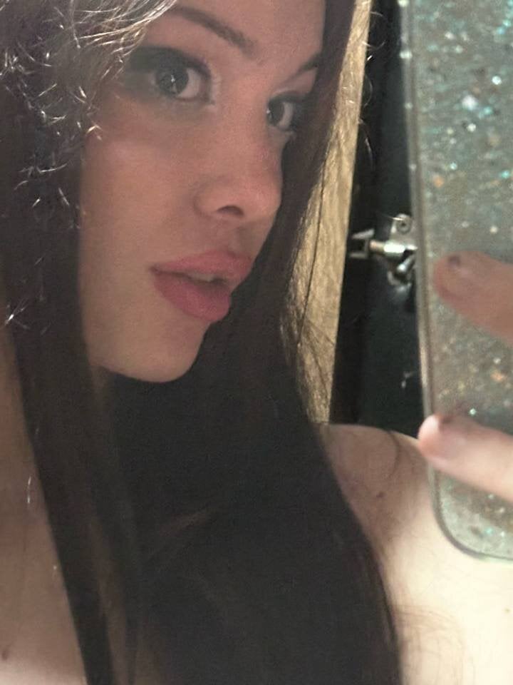 glamcambabes.com charissahollinshed livesex profile in bisexual cams