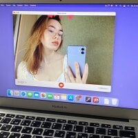 ZoeMIL69's Webcam Show