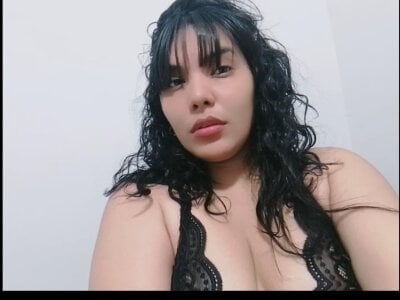 sinay024 on StripChat