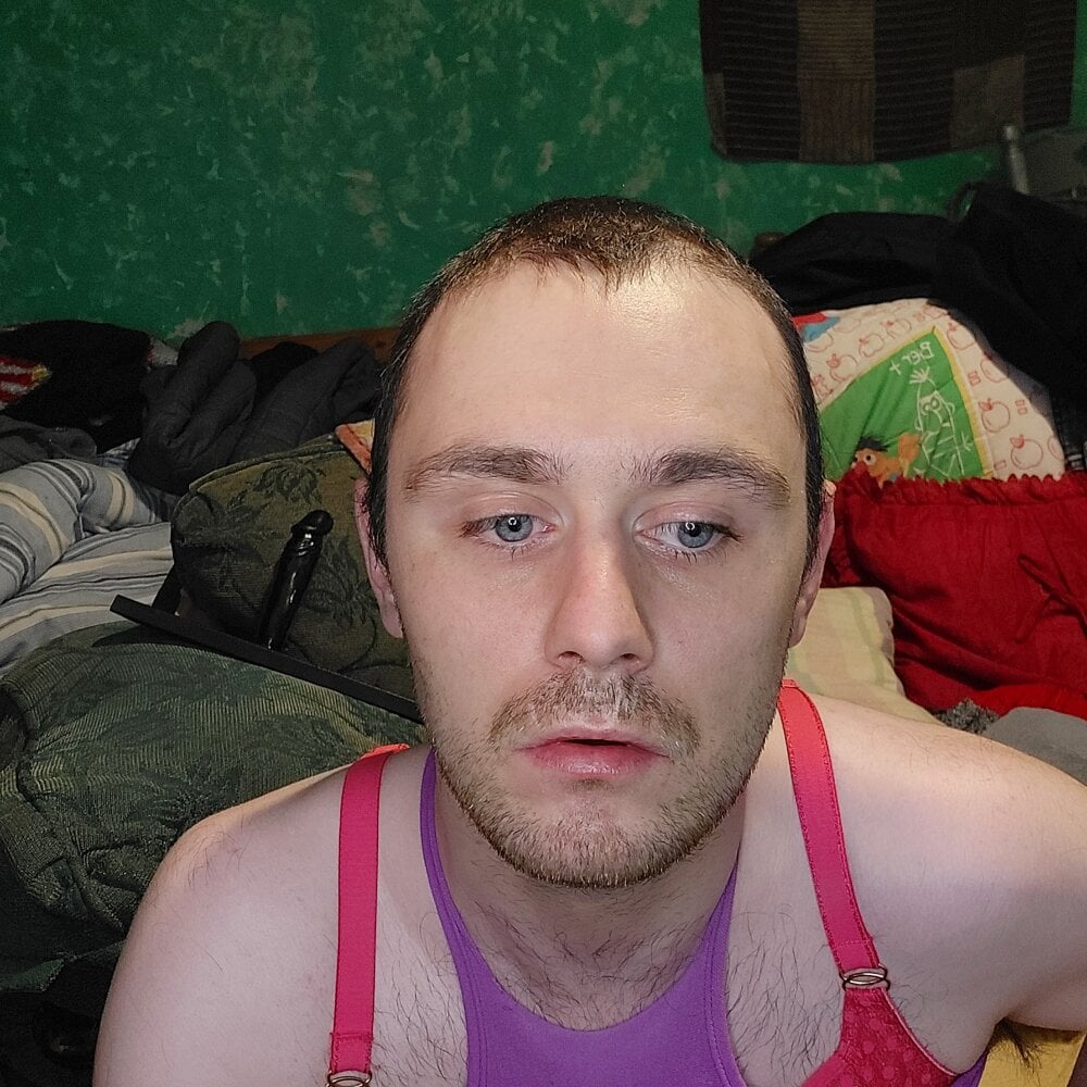 johnboylovescumi's Offline XXX Chat